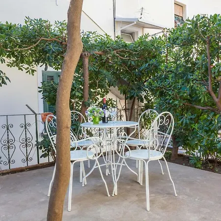 Mara Apartment